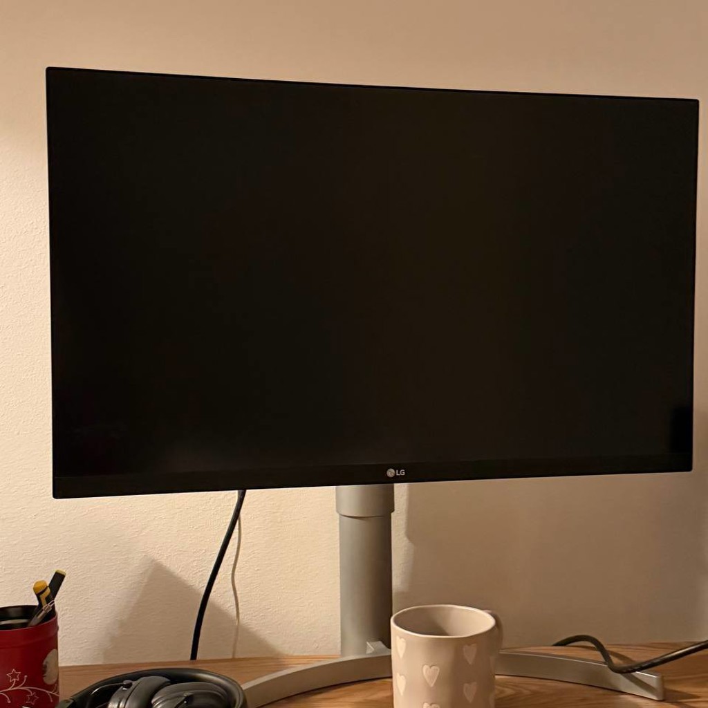 Монитор LG 27UL650-W