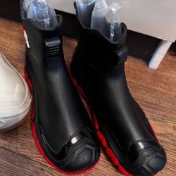 Черные резиновые сапоги - фото 3