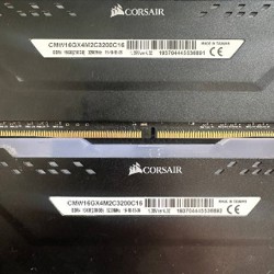 Оперативка Crosair RGB PRO - фото 1