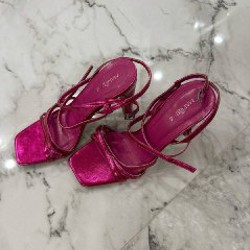 Босоножки на каблуке - фото 2