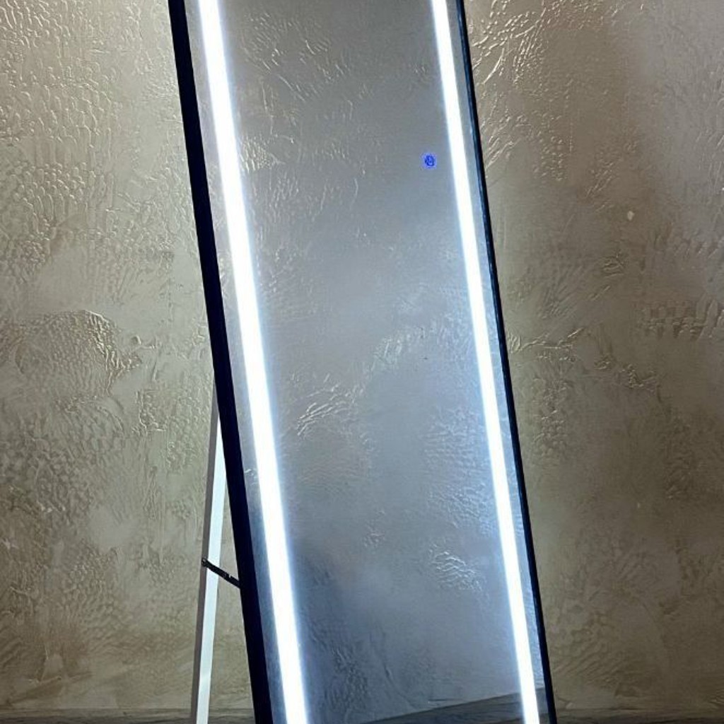 Зеркало с подсветкой напольное