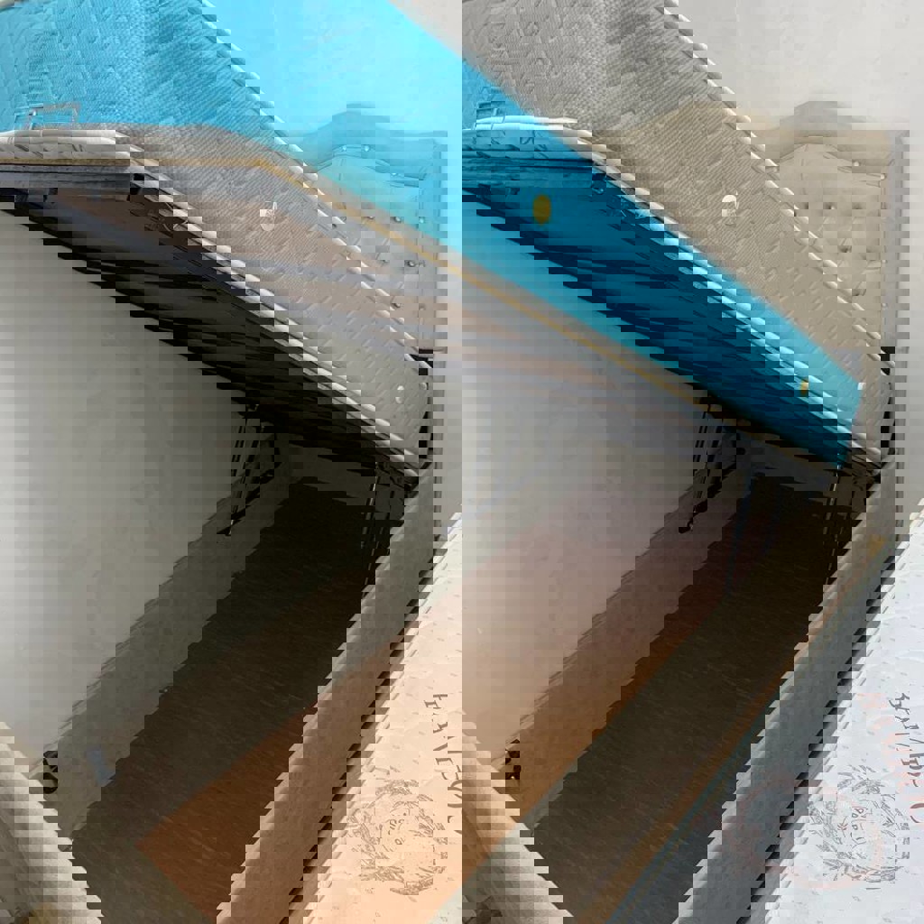 Кровать с ортопедическим матрасом