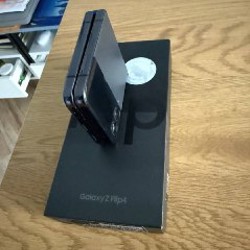 Samsung Z Flip4 - фото 4