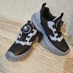 Кроссовки - фото 1