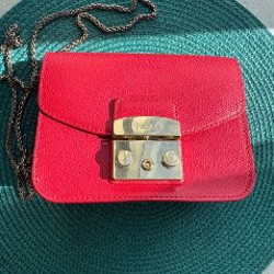 Чехлы и защитное стекло на iPhone 11 - фото 1