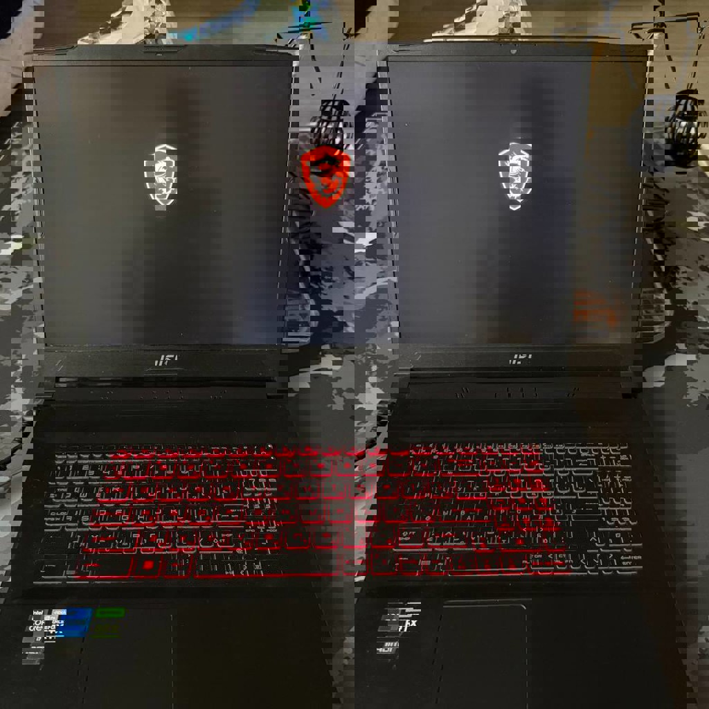 Игровой ноутбук MSI Katana GF76 12UG