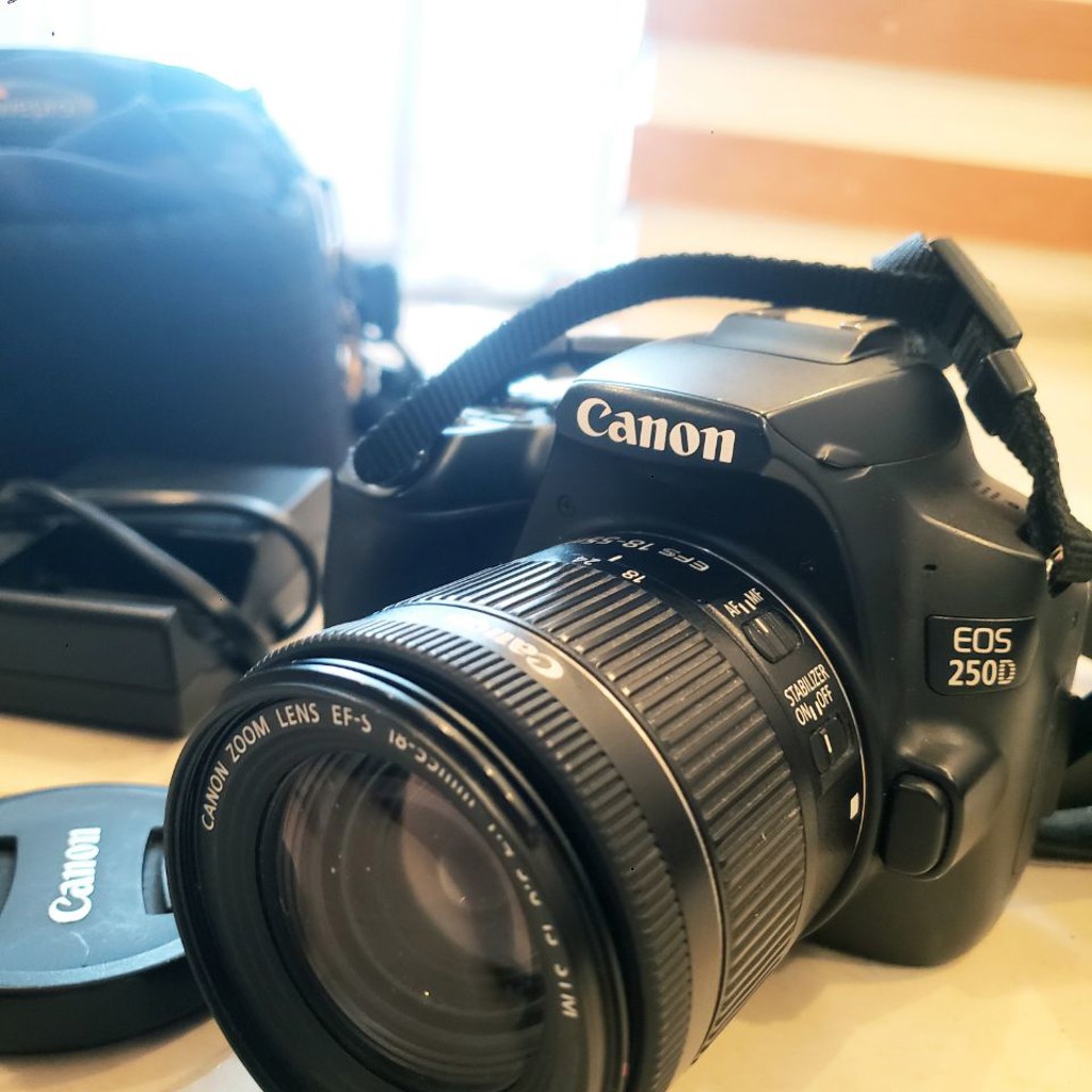 Canon EOS 250 D