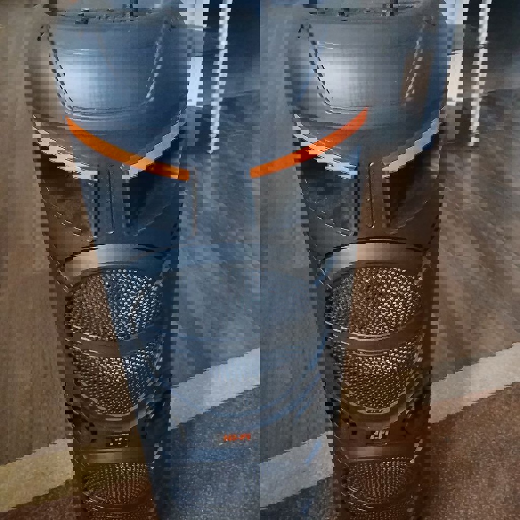 Колонка с микрофоном