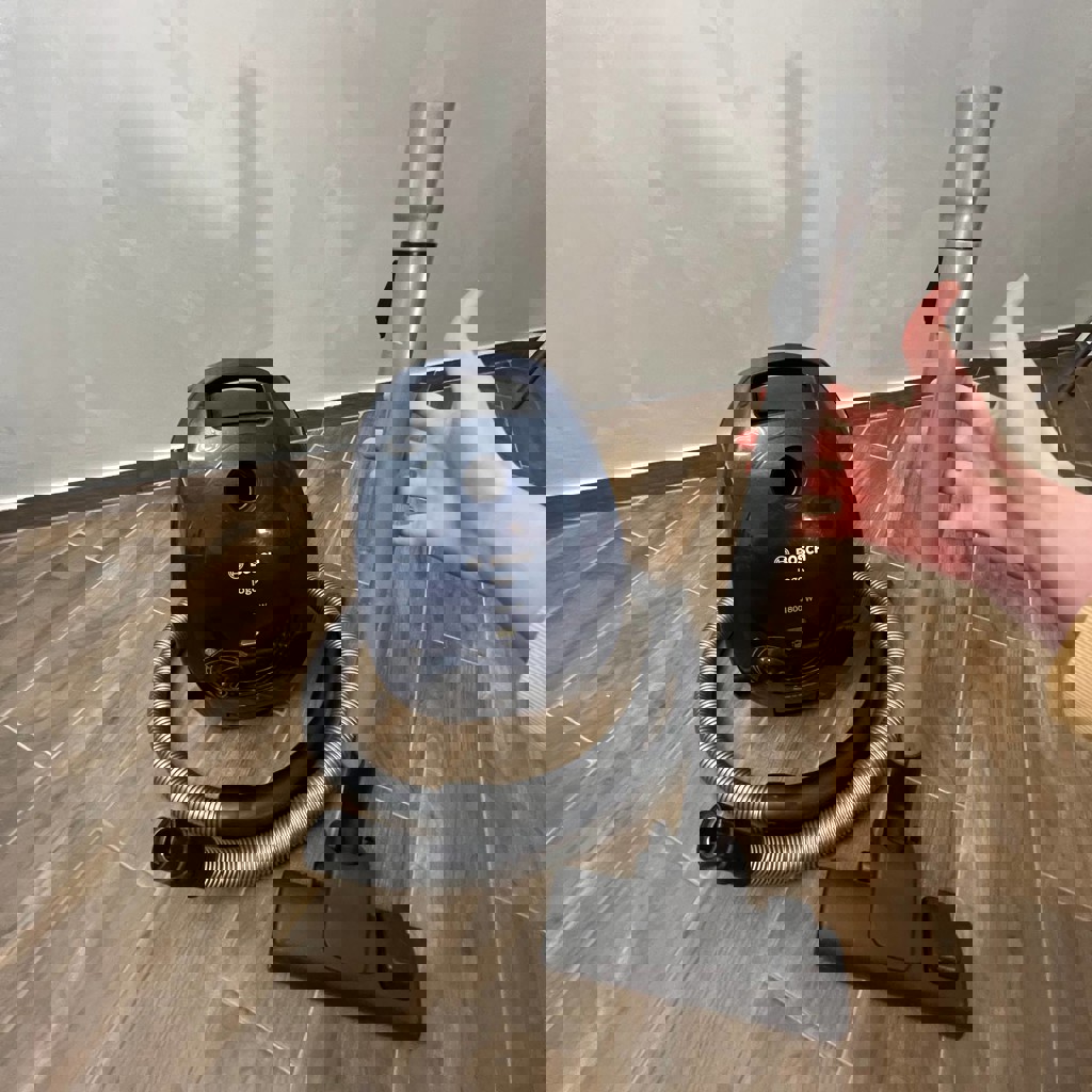 Пылесос Bosch BSG61800RU