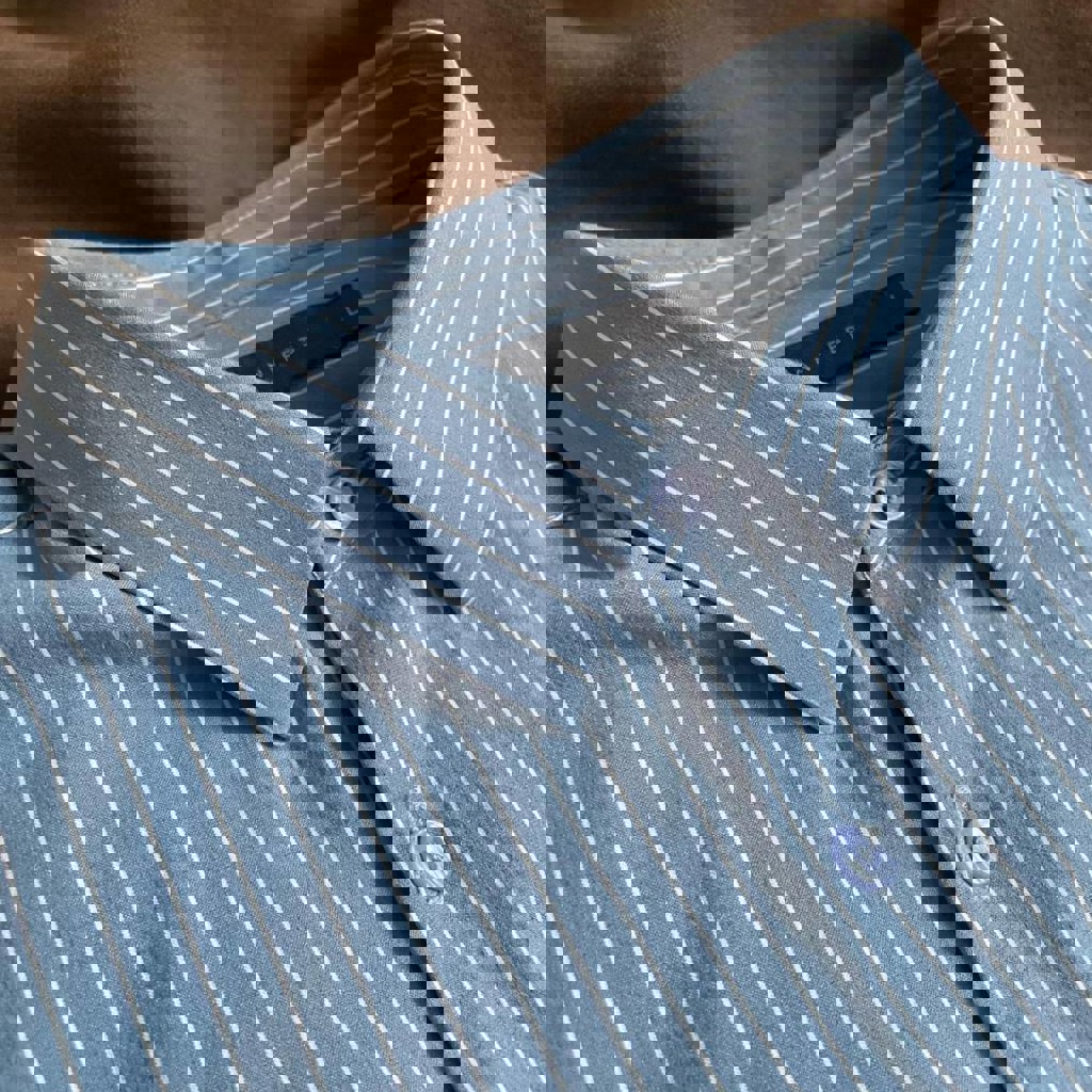 Однотонная мужская рубашка