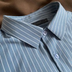 Однотонная мужская рубашка - фото 1