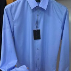 Однотонная мужская рубашка - фото 4