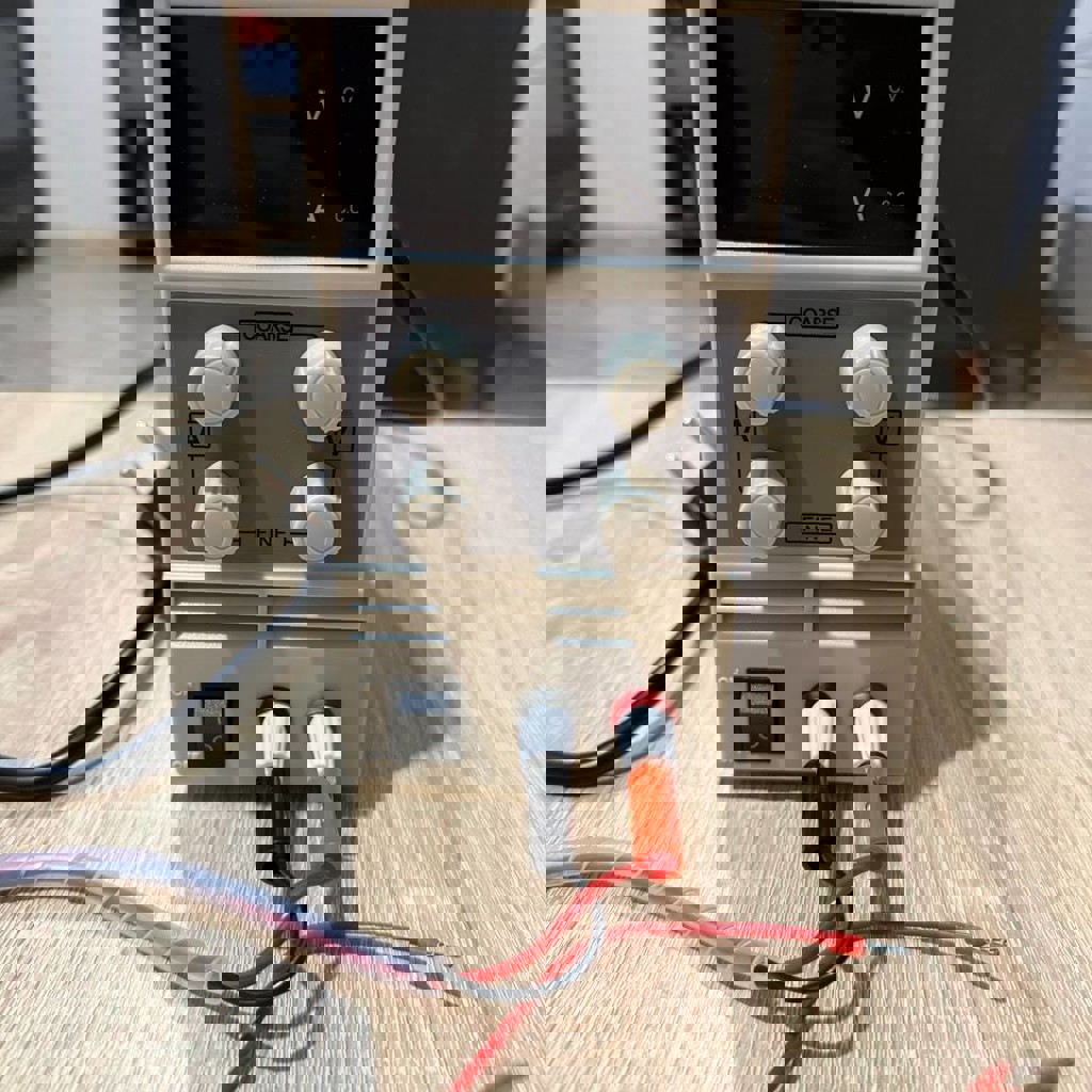 Зарядное устройство VARTA