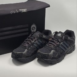 Кроссовки Adidas Bad Bunny x Response CL 'Triple Black' - фото 2