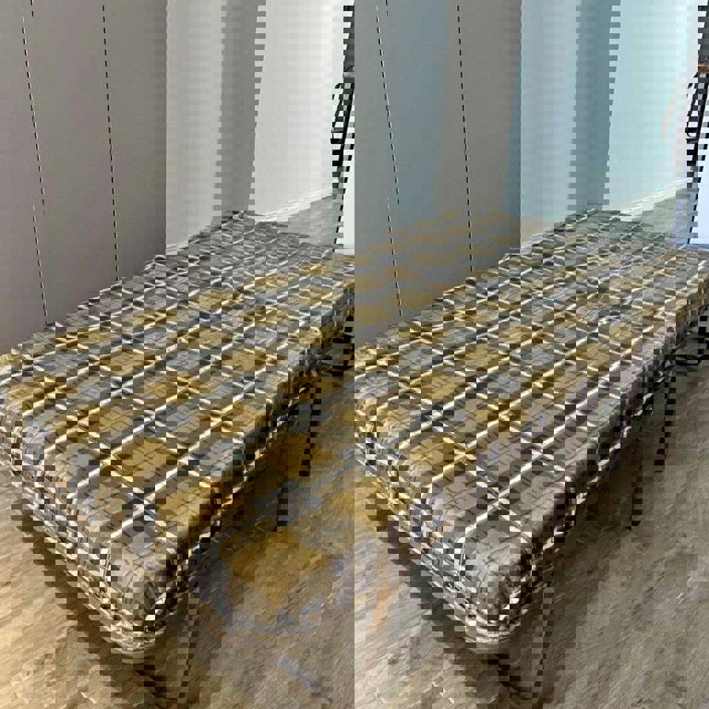 Раскладушка с матрасом