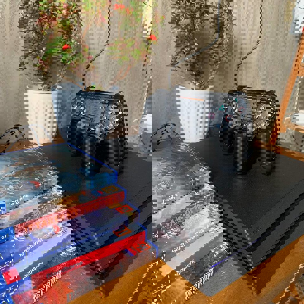 Playstation 4 Pro 1TB