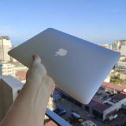 MacBook Air 13' (2017, A1466) - фото 2