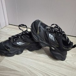 Чёрные демисезонные ботинки - фото 6