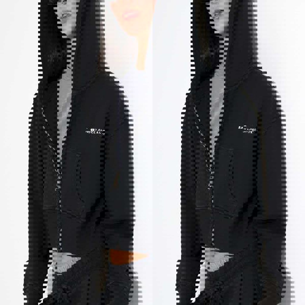 Женский спортивный костюм