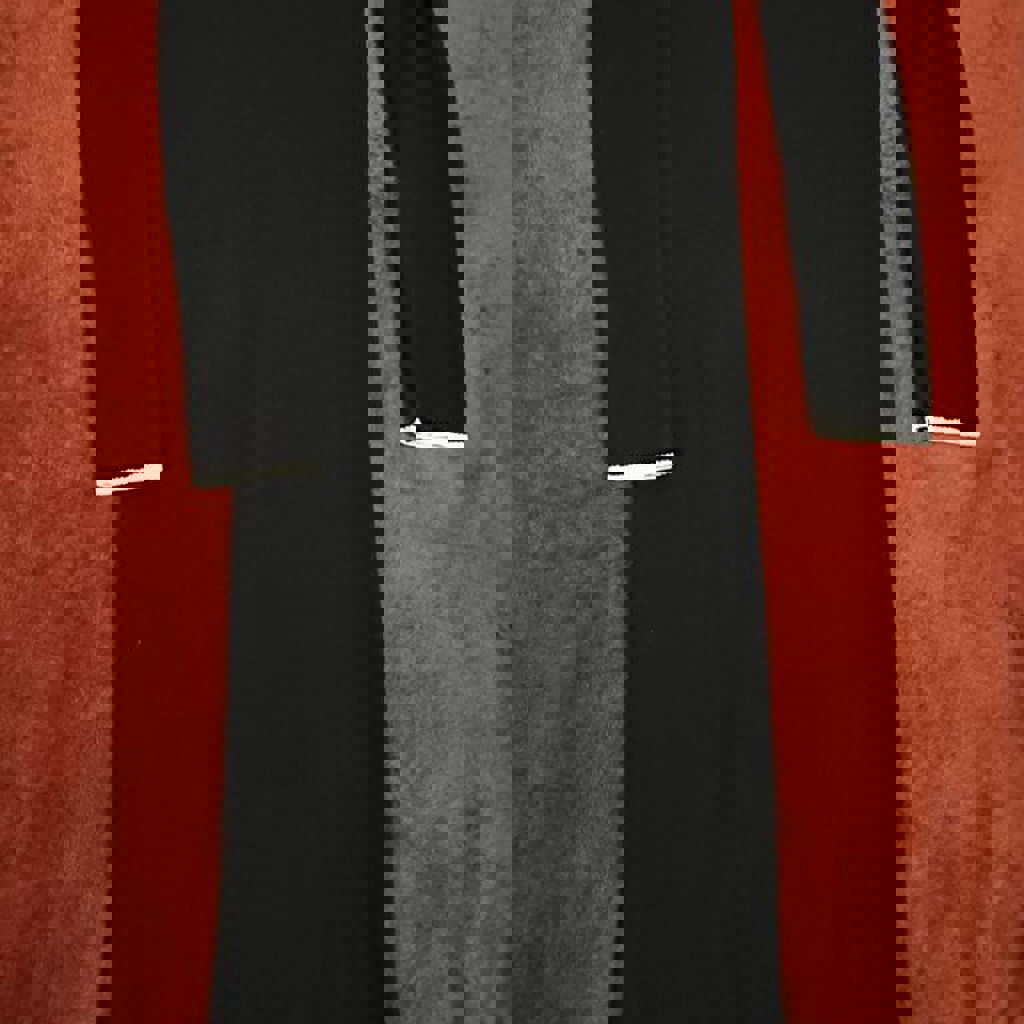 Длинное платье с рукавом