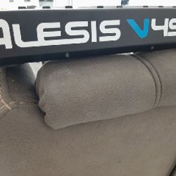 Midi клавиатура Alesis V49 - фото 3