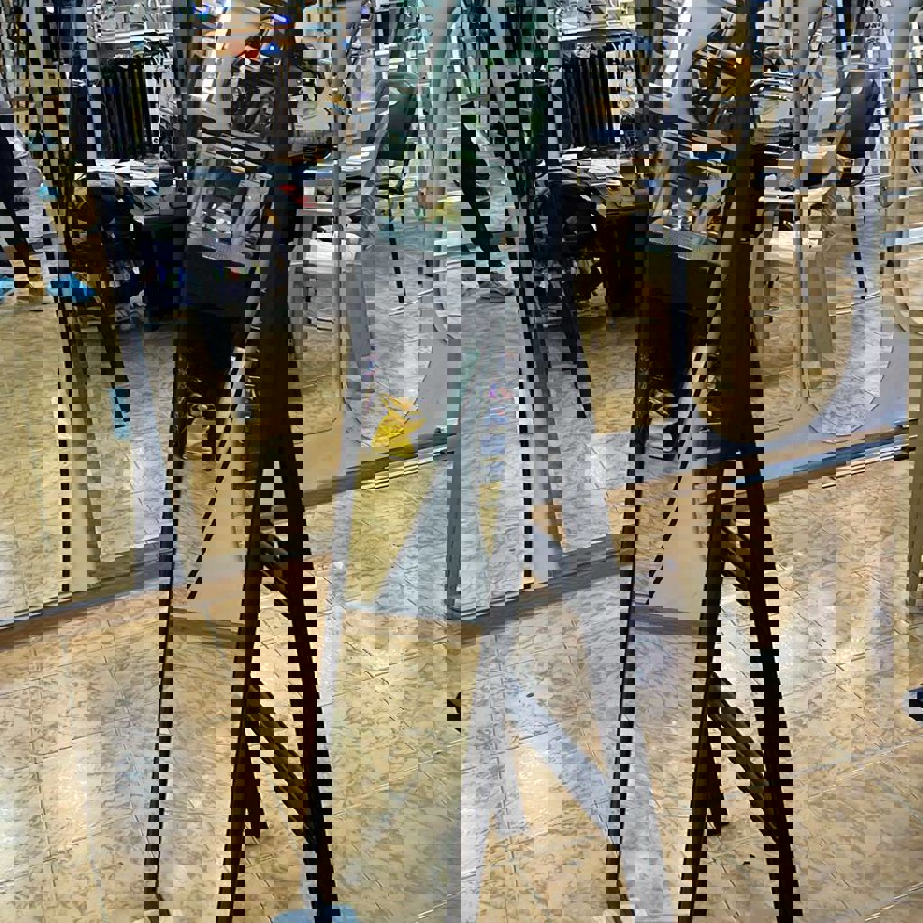 Зеркало на ножках