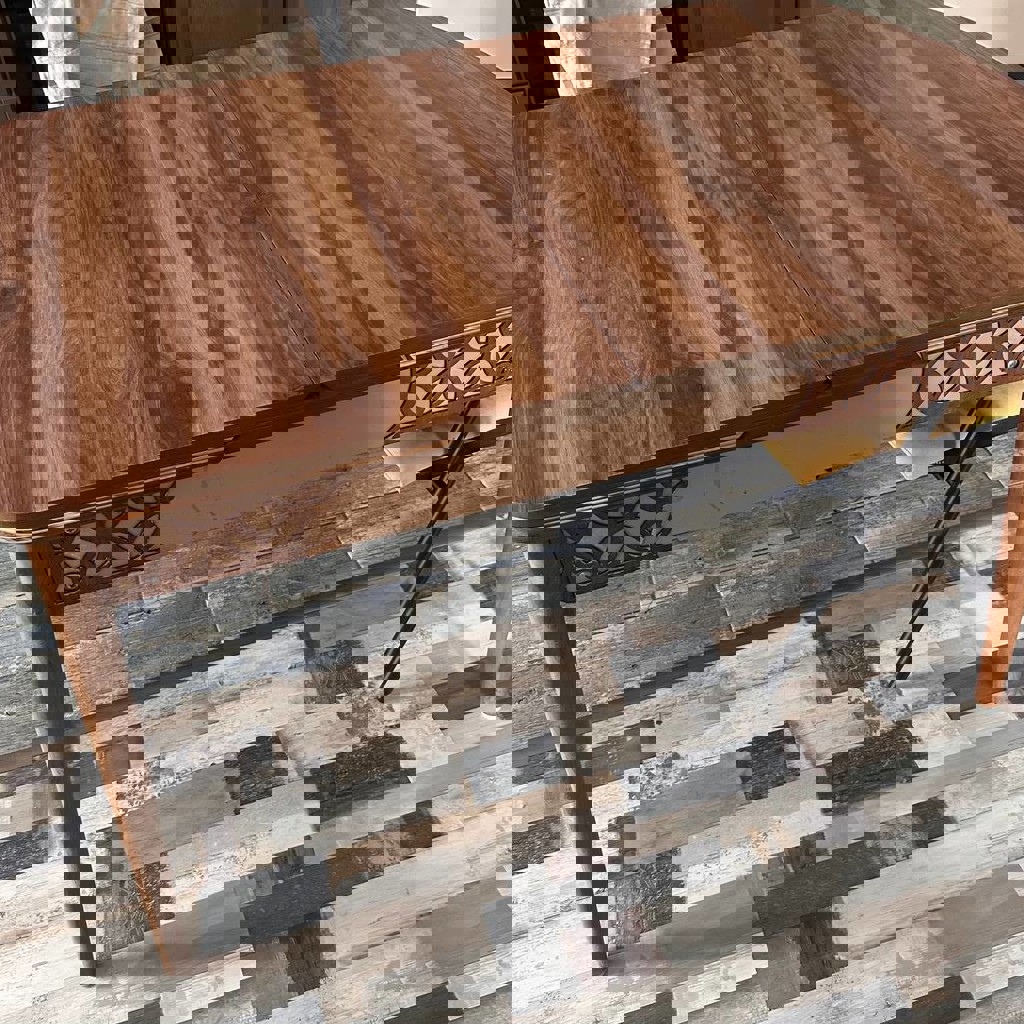 Большой стол