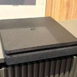 Playstation 4 slim - фото 2