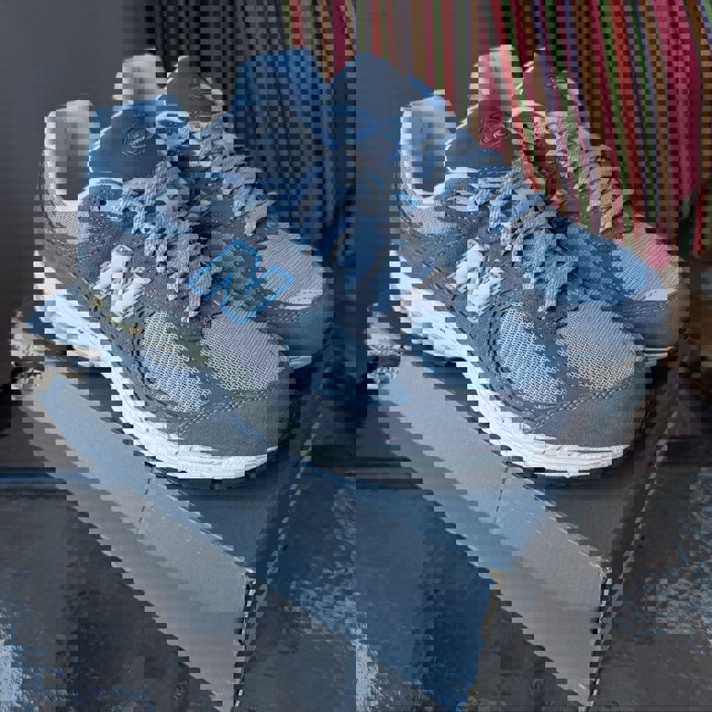 Кроссовки New Balance 2002