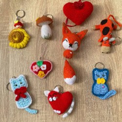 Вязаные брелочки - фото 3