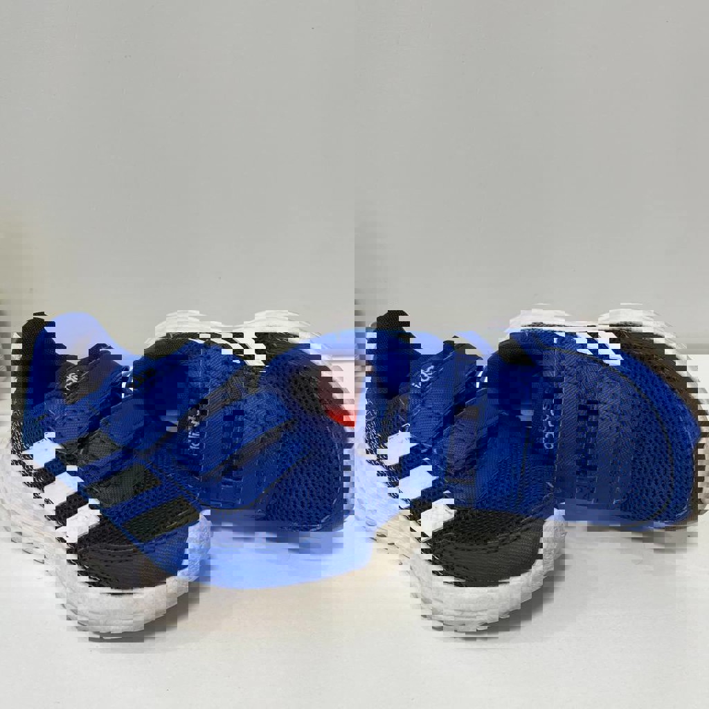 Кроссовки Адидас