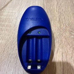 Зарядное устройство VARTA для AA / AAA аккумуляторов - фото 2