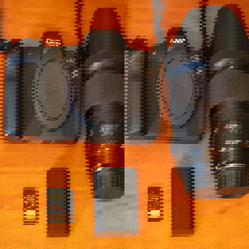 Фотоаппарат Canon EOS R