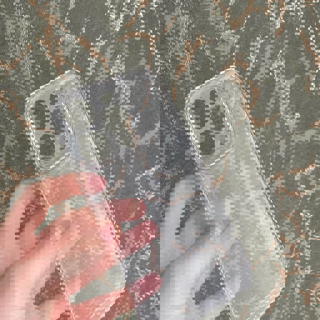 Чехол на iPhone 15 Pro