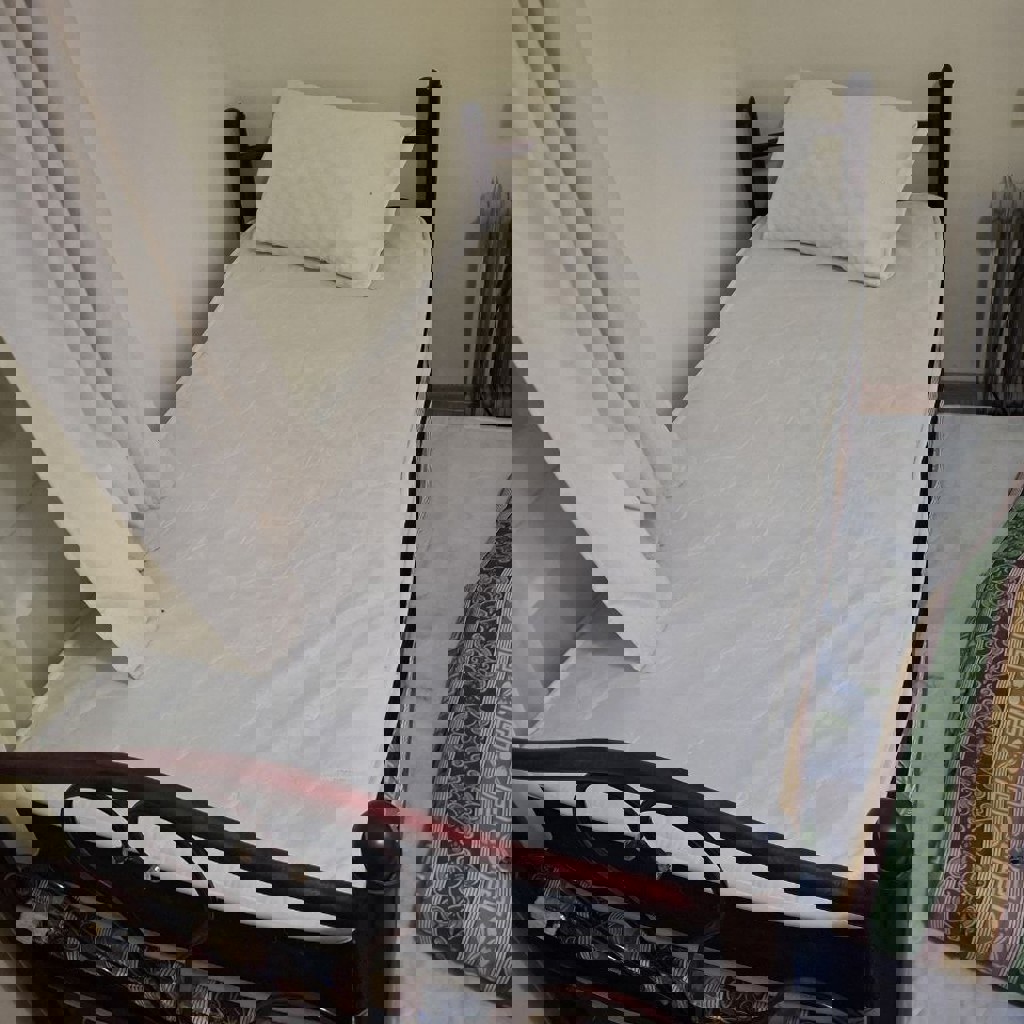 Каркасная кровать