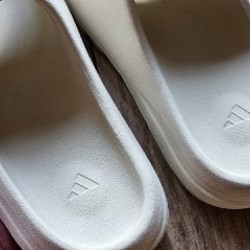 Тапочки Adidas Yeezy Slide - фото 2