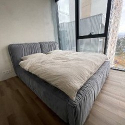 Мягкая двуспальная кровать - фото 2