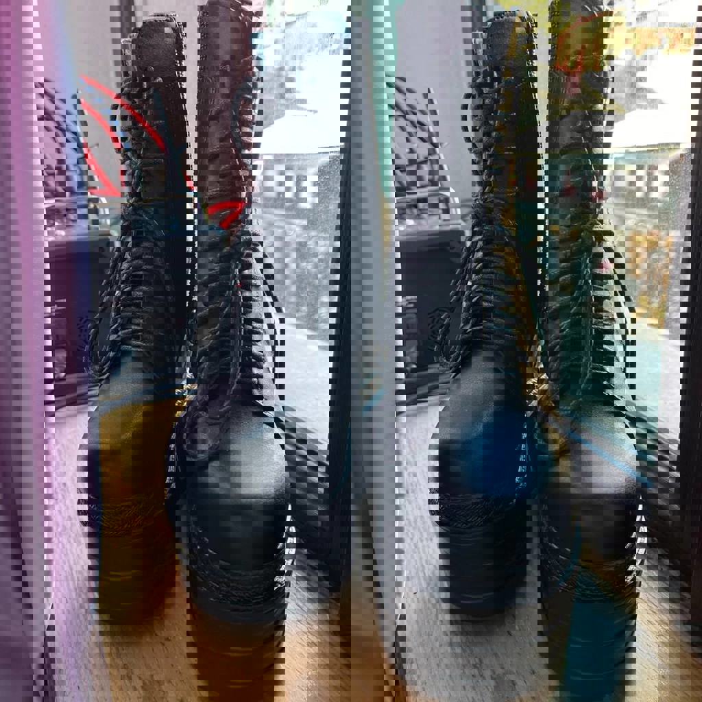 Черные ботинки на платформе