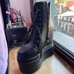 Черные ботинки на платформе - фото 2