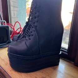 Черные ботинки на платформе - фото 3