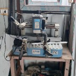 Станки для изготовления окон и дверей - фото 4