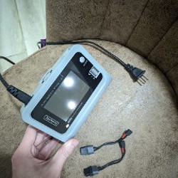 Зарядное устройство для дронов ToolkitRC Q4AC - фото 2