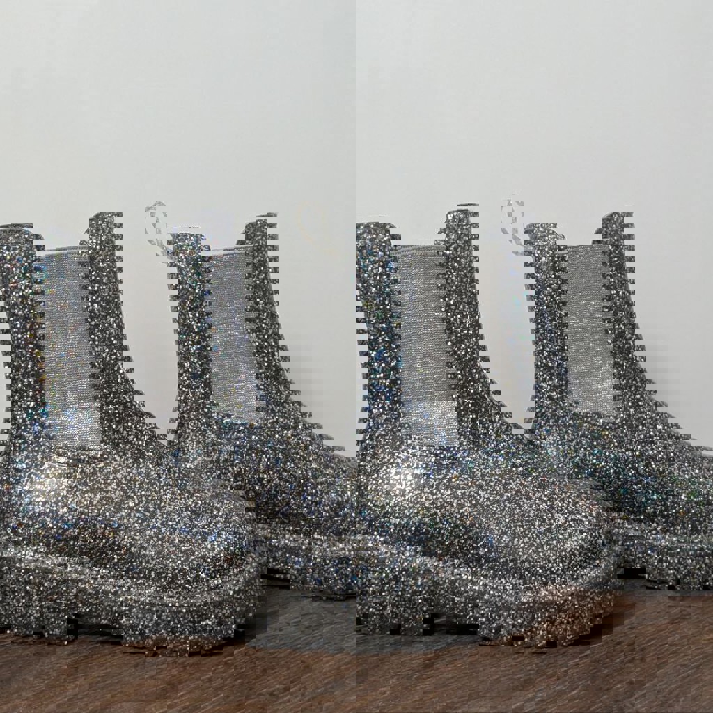 Резиновые сапоги