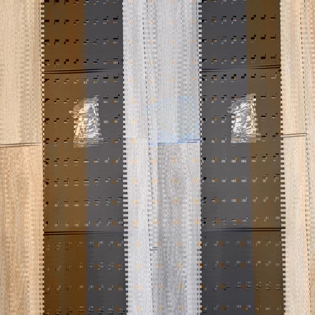 Металлическая перфорированная панель