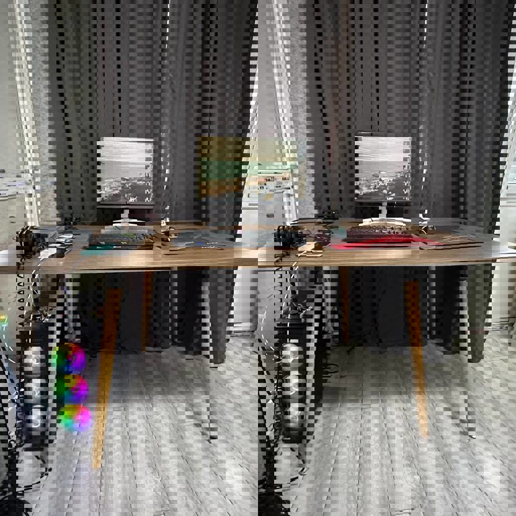 Кухонный / компьютерный / игровой стол