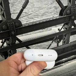 Apple AirPods Pro 2 (Lightning) - фото 2