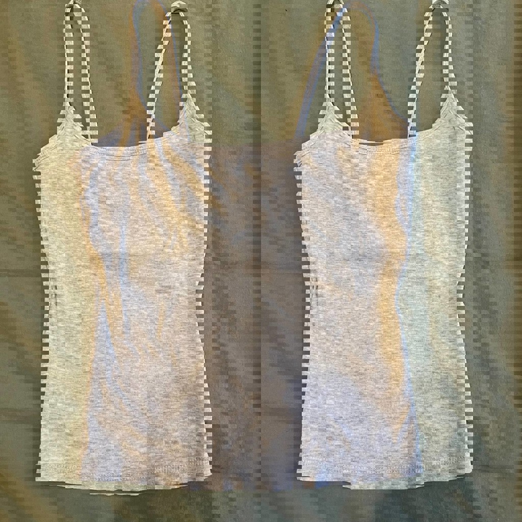 Женская майка с кружевом на спине