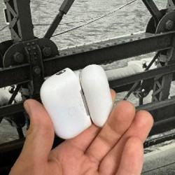 Apple AirPods Pro 2 - фото 2