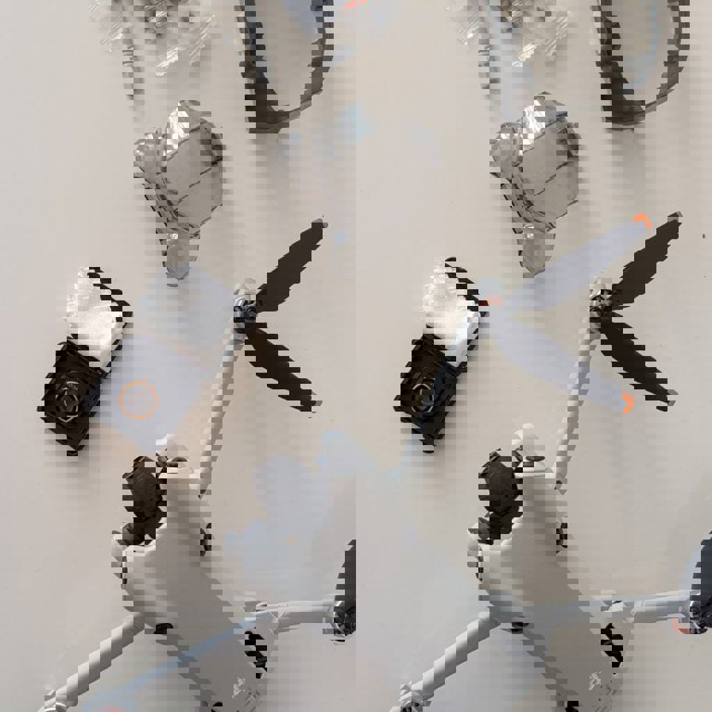 Дрон DJI Mini 4 Pro