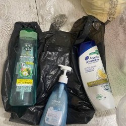 Пакет с женской одеждой - фото 1